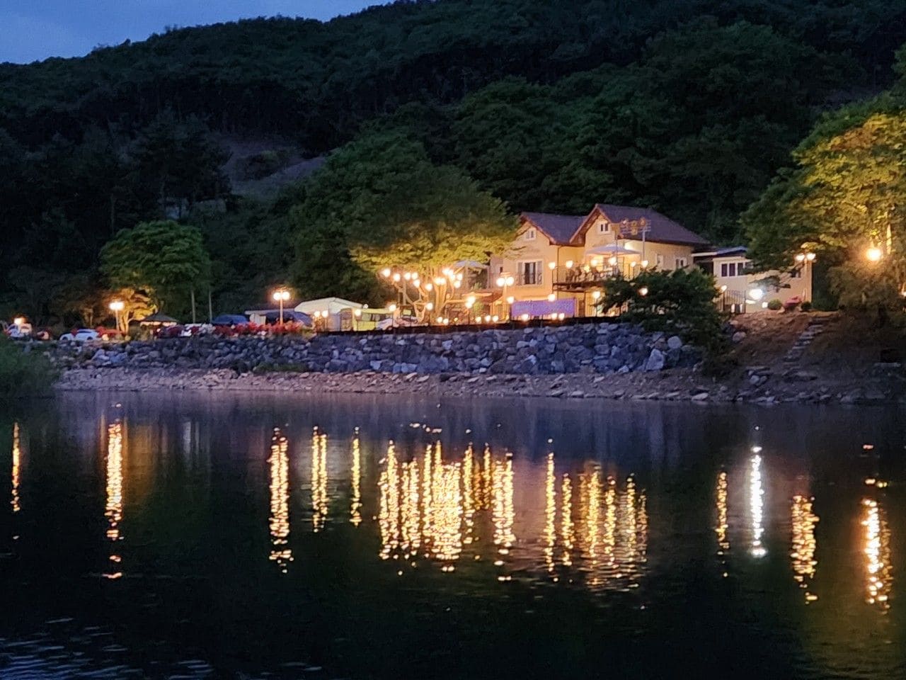 펜션 전경 이미지